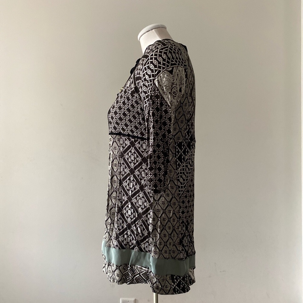 Unique patterned tunic - Picture 2 of 4
